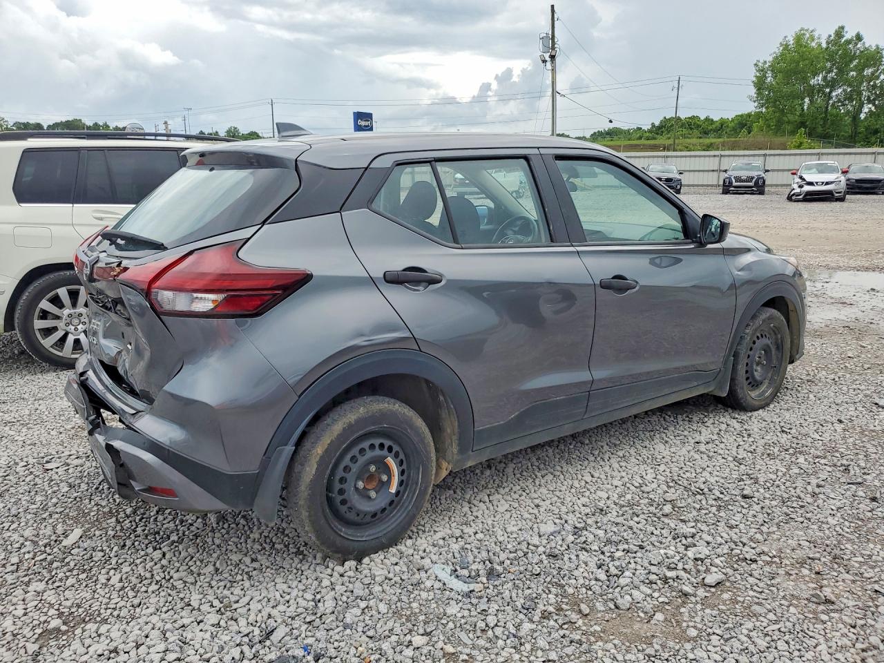 Nissan Kicks S
