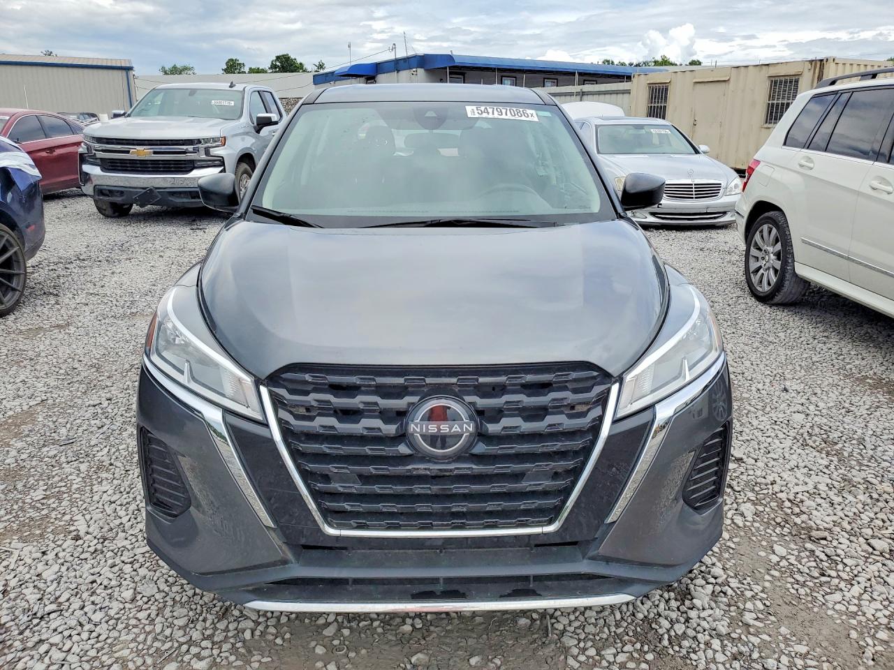 Nissan Kicks S
