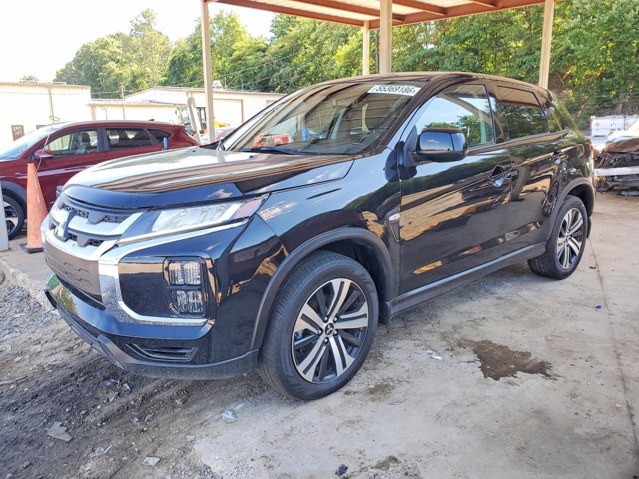 Salvage Mitsubishi Outlander Image