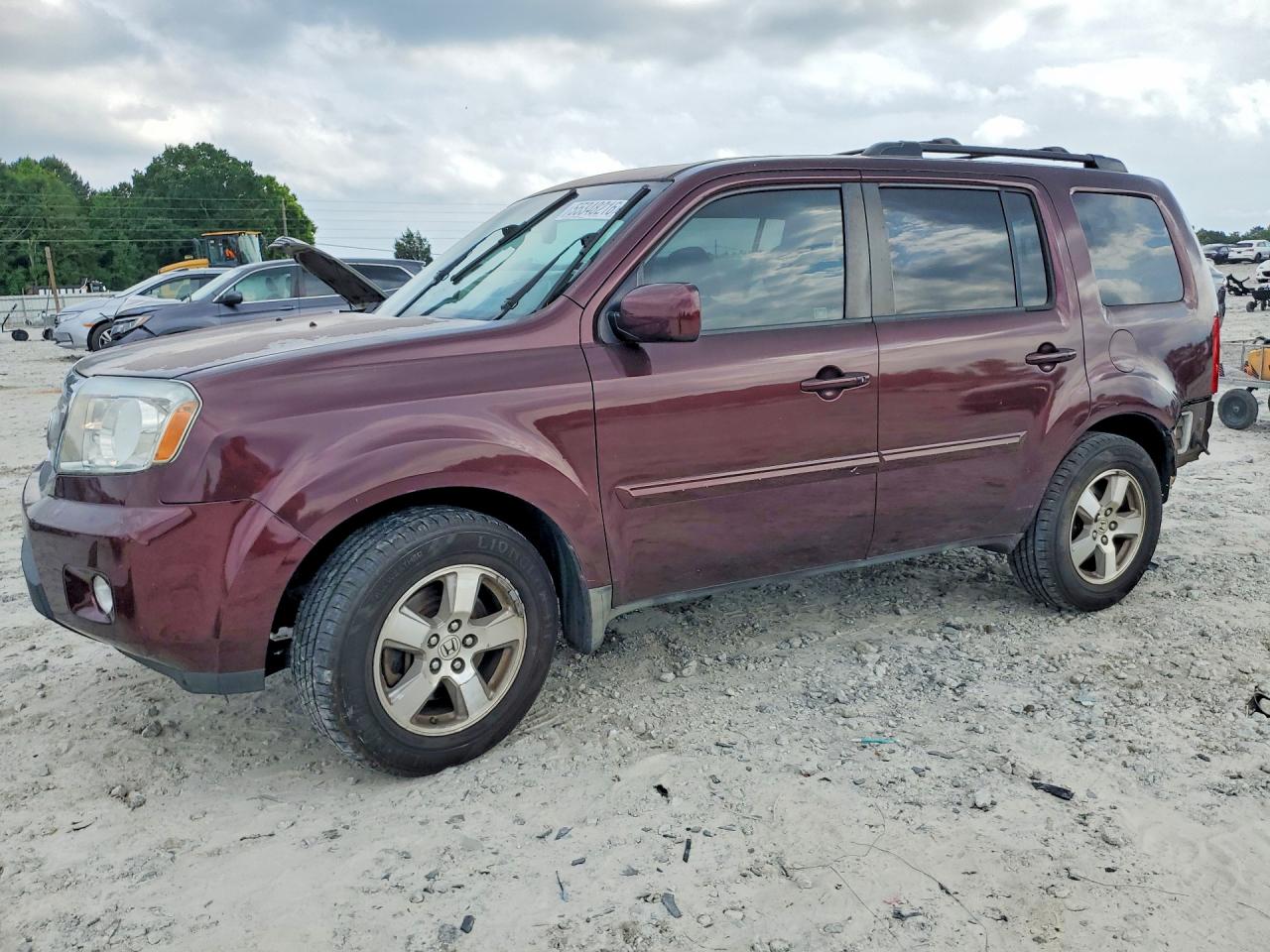 Salvage Honda Pilot Image