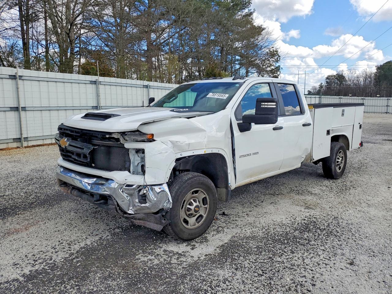 Salvage Chevrolet Silverado Image