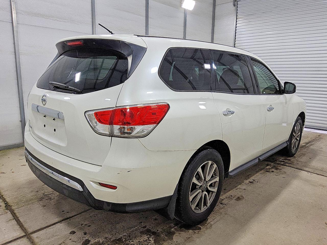 Nissan Pathfinder S
