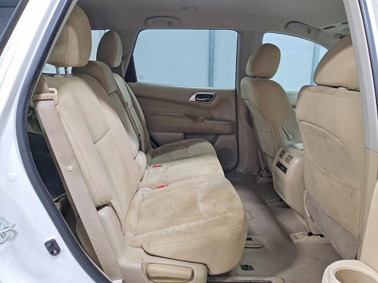 Nissan Pathfinder S