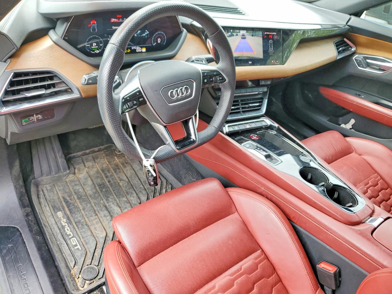 Audi e-tron Premium Plus