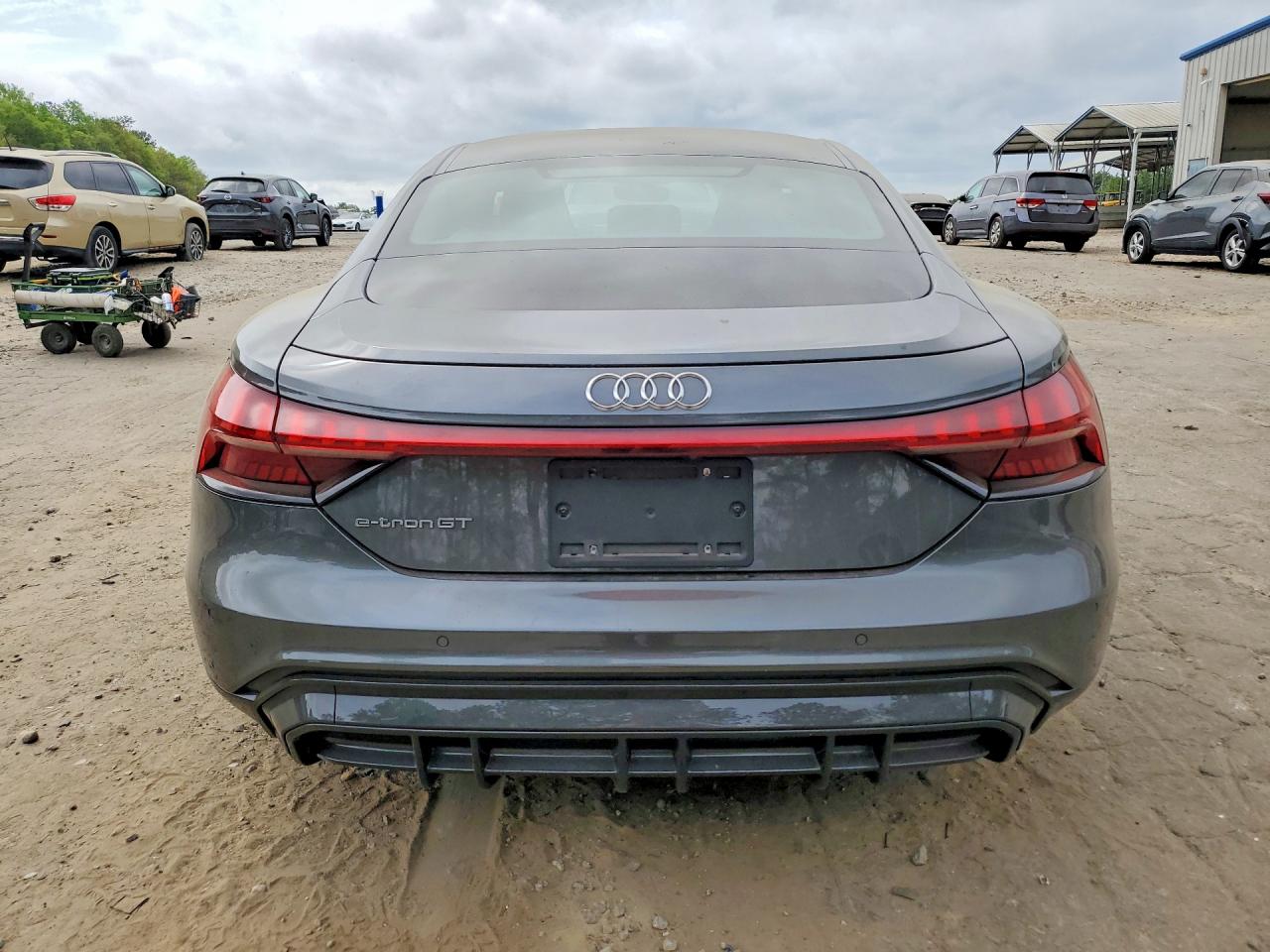 Audi e-tron Premium Plus