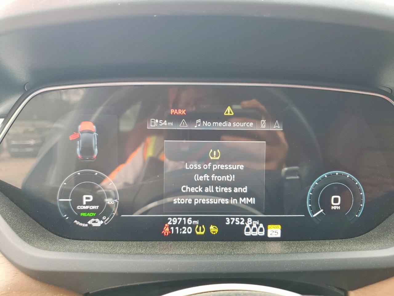 Audi e-tron Premium Plus