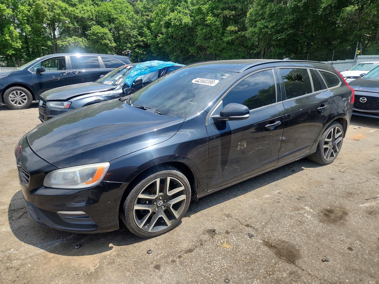 Salvage Volvo V60 Image