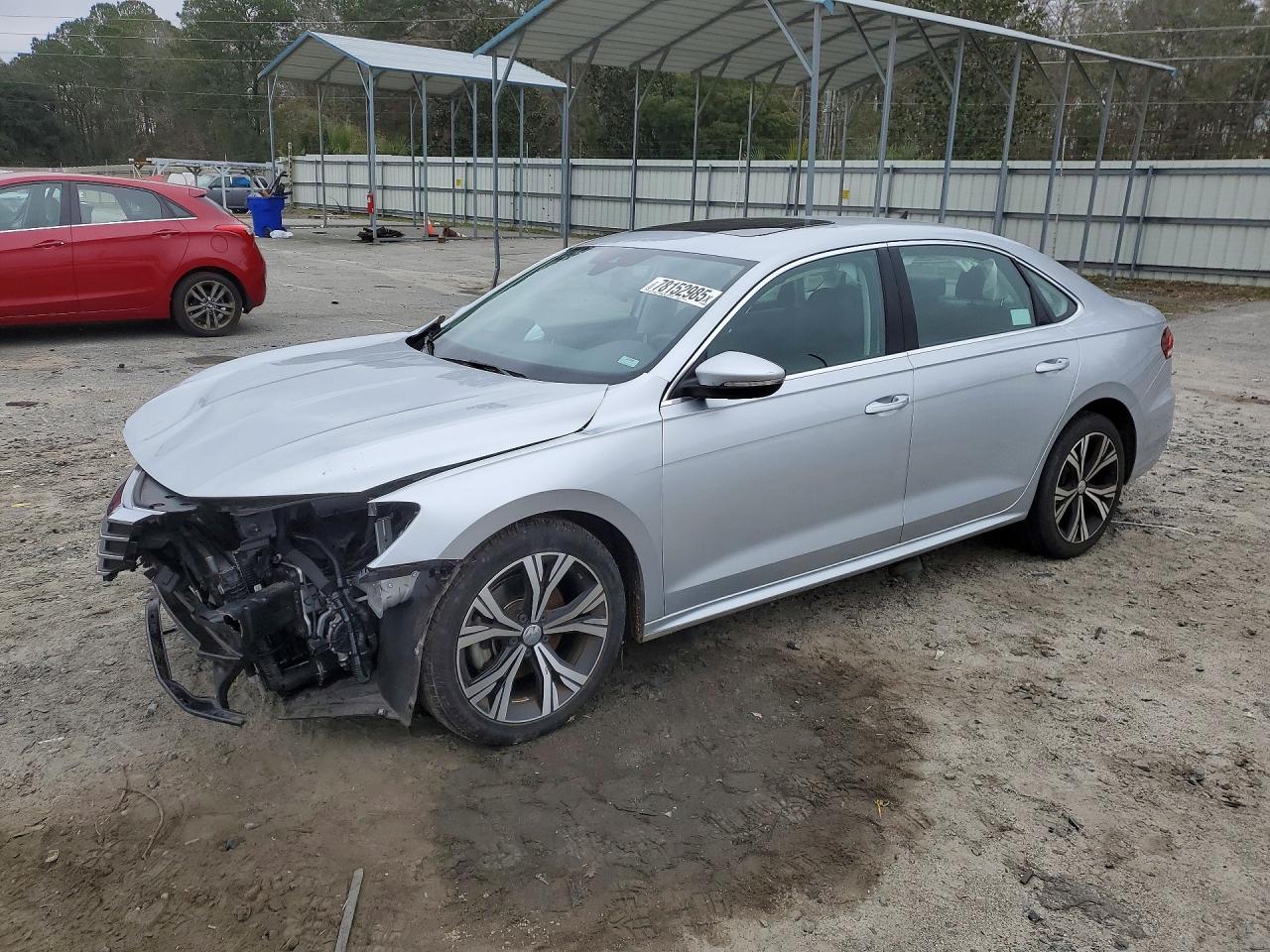 Salvage Volkswagen Passat Image