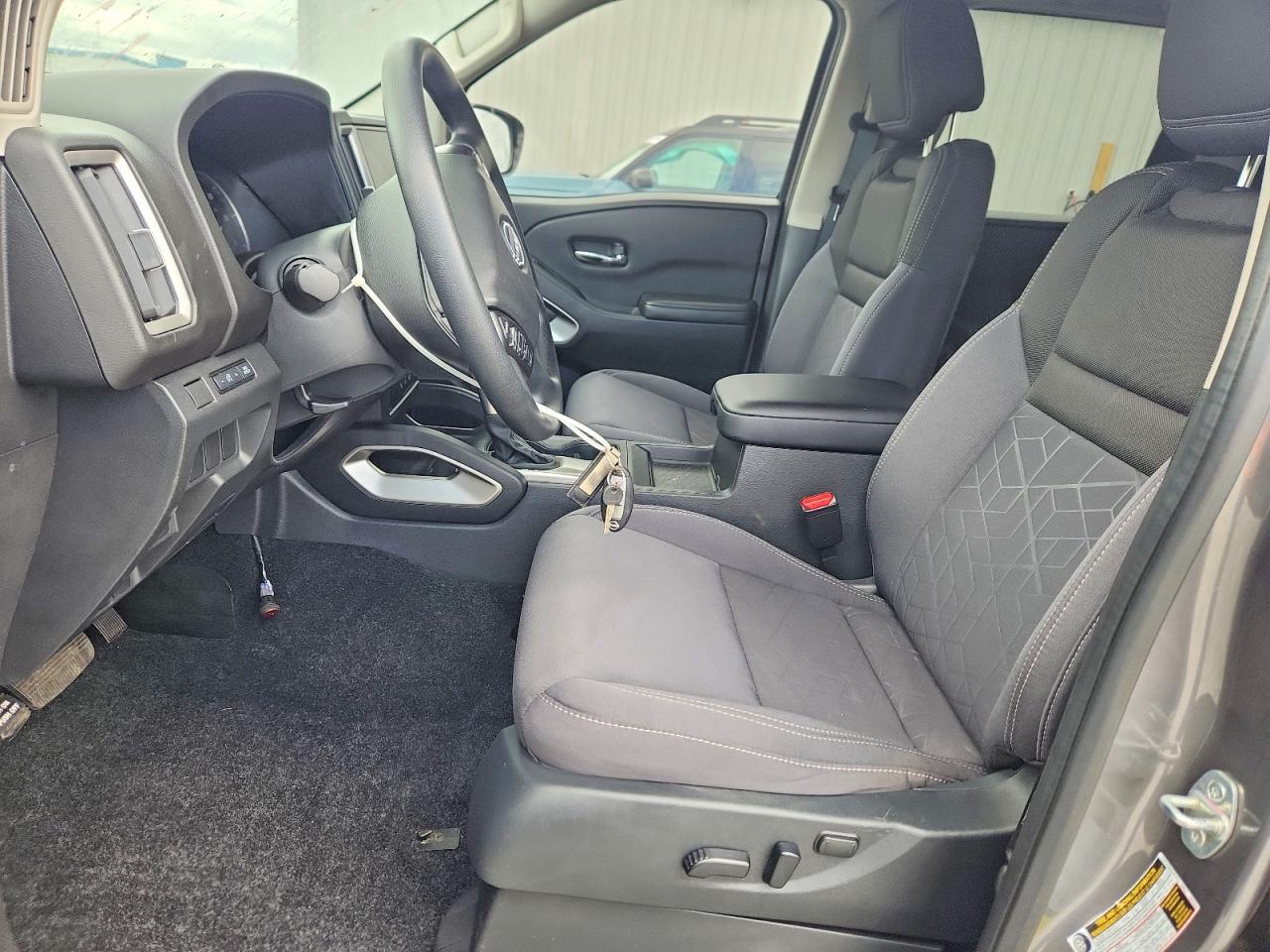 Nissan Frontier Sv
