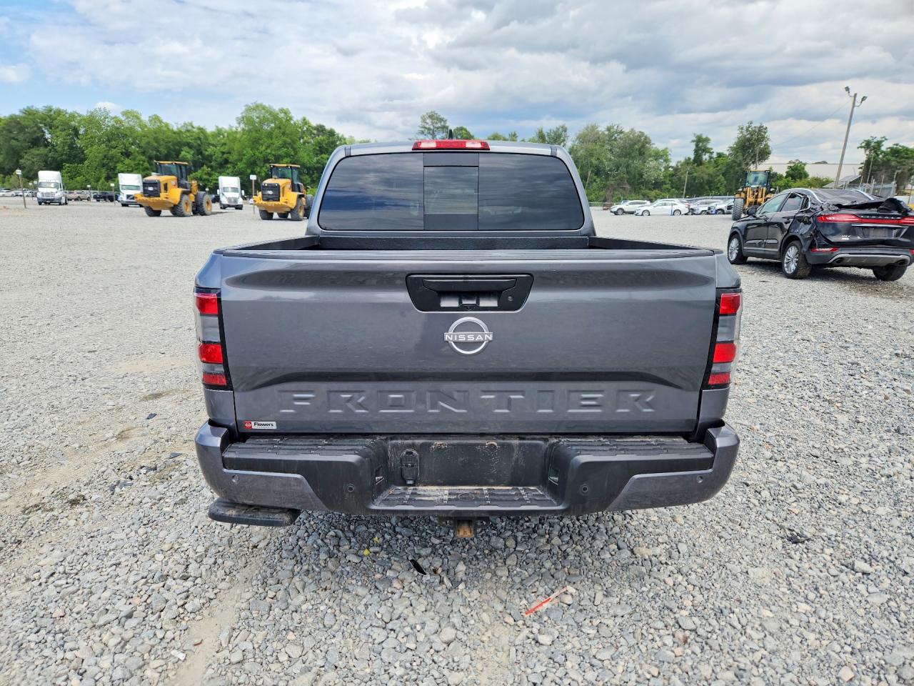 Nissan Frontier Sv