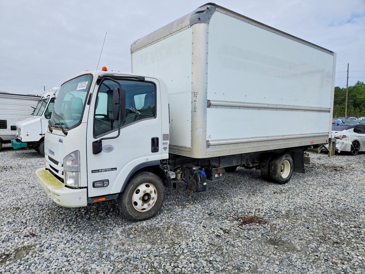 Salvage Isuzu Npr Image