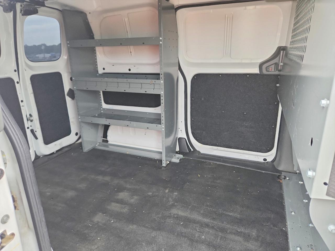 Nissan Nv