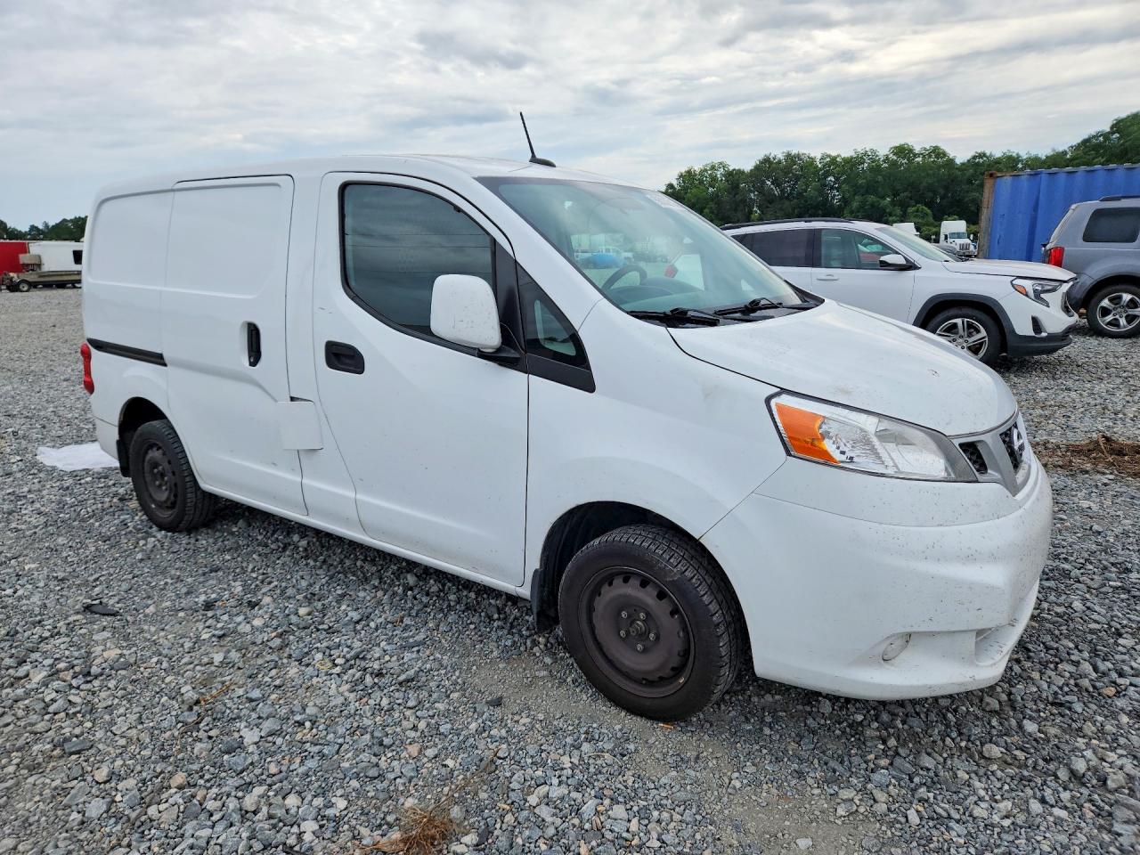 Nissan Nv