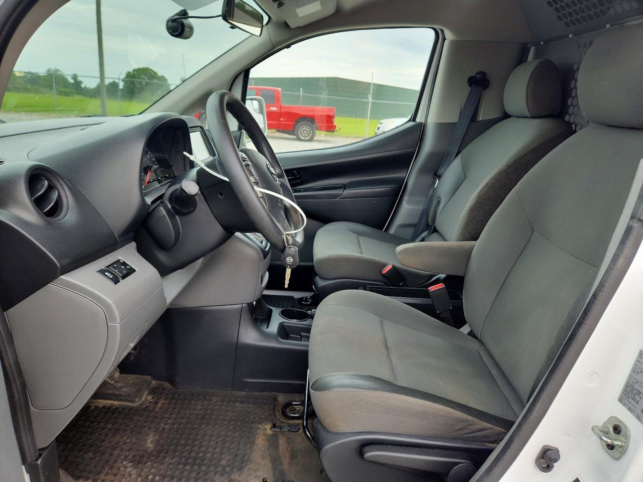 Nissan Nv