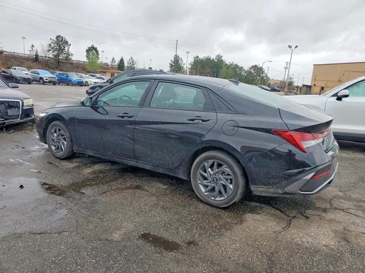 Hyundai ELANTRA Blue