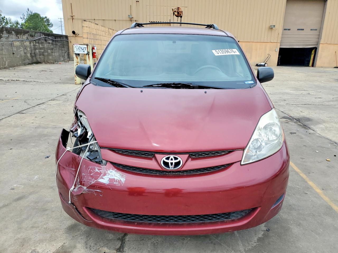 Toyota Sienna Le 7-passenger