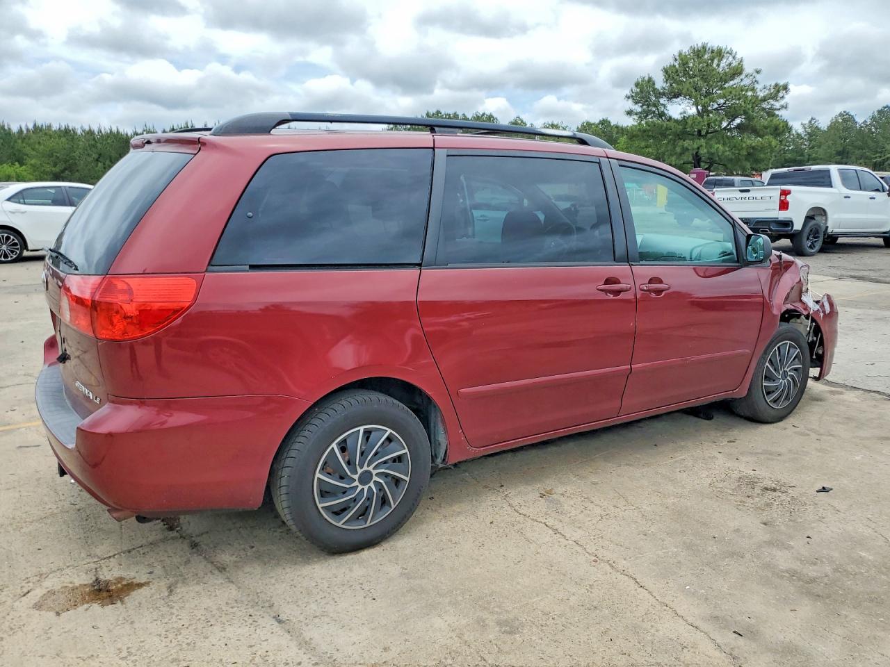 Toyota Sienna Le 7-passenger