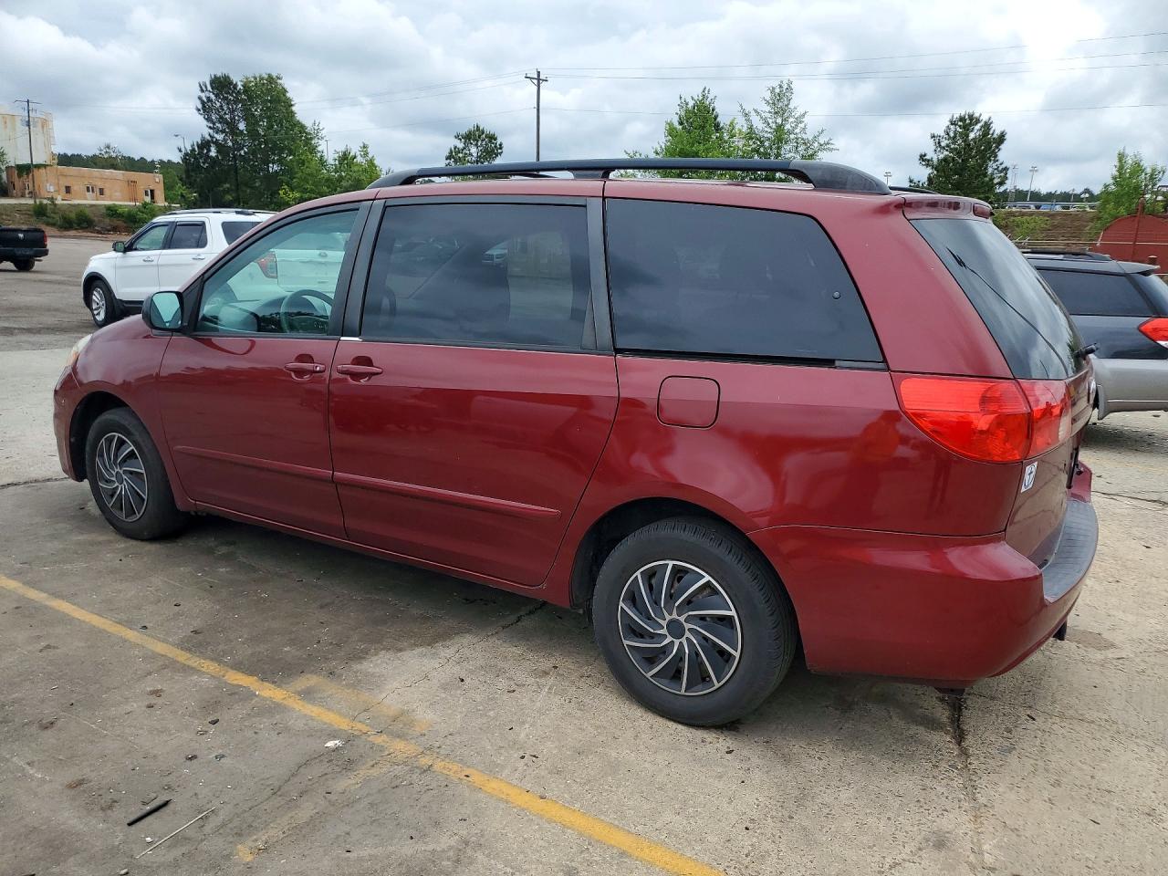 Toyota Sienna Le 7-passenger