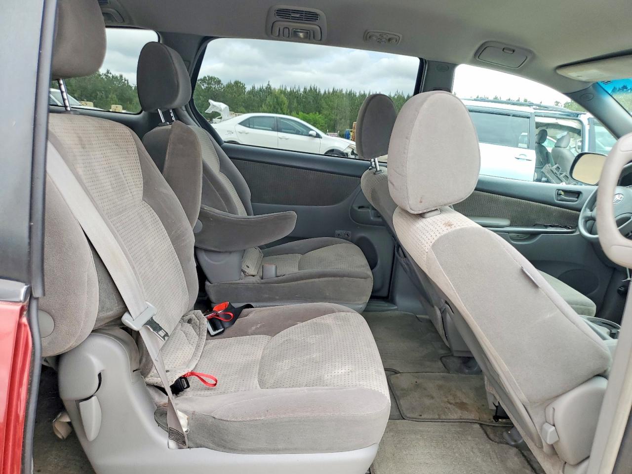 Toyota Sienna Le 7-passenger