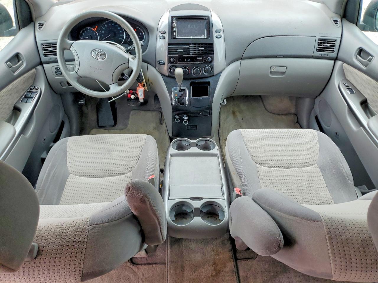 Toyota Sienna Le 7-passenger