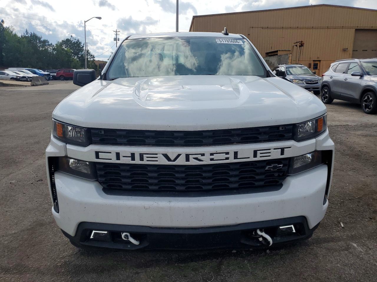 Chevrolet Silverado C1500 Custom