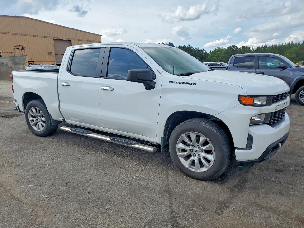 Chevrolet Silverado C1500 Custom