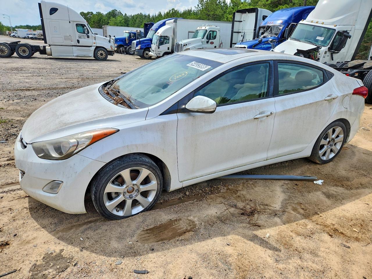 Salvage Hyundai ELANTRA Image