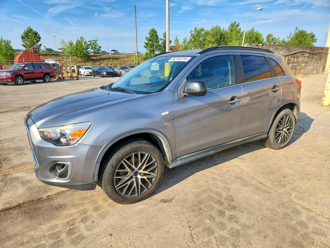 Salvage Mitsubishi Outlander Image