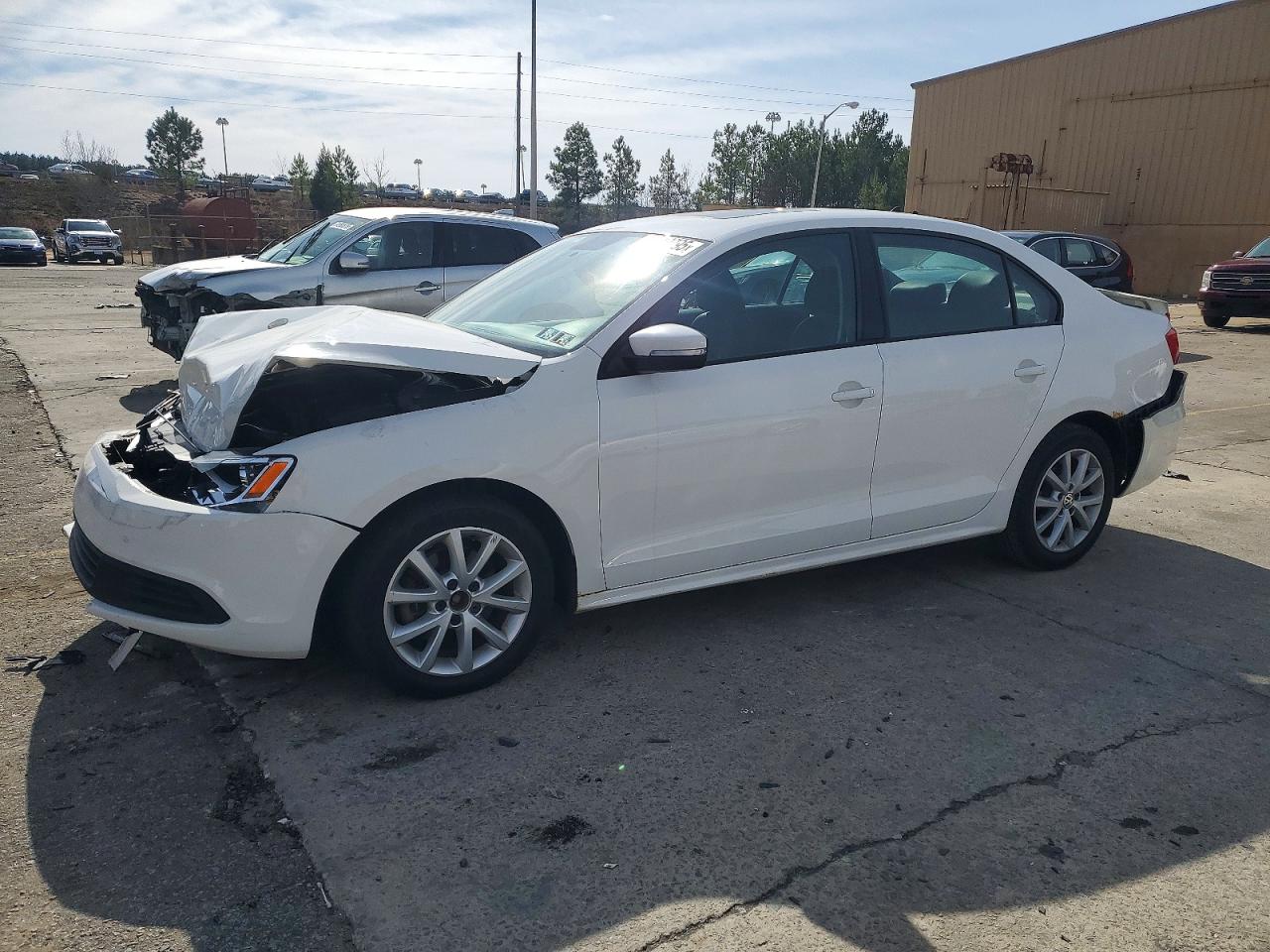 Salvage Volkswagen Jetta Image