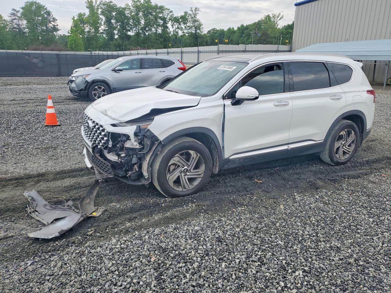 Salvage Hyundai SANTA FE Image