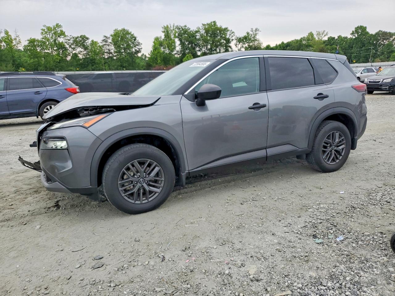 Salvage Nissan Rogue Image
