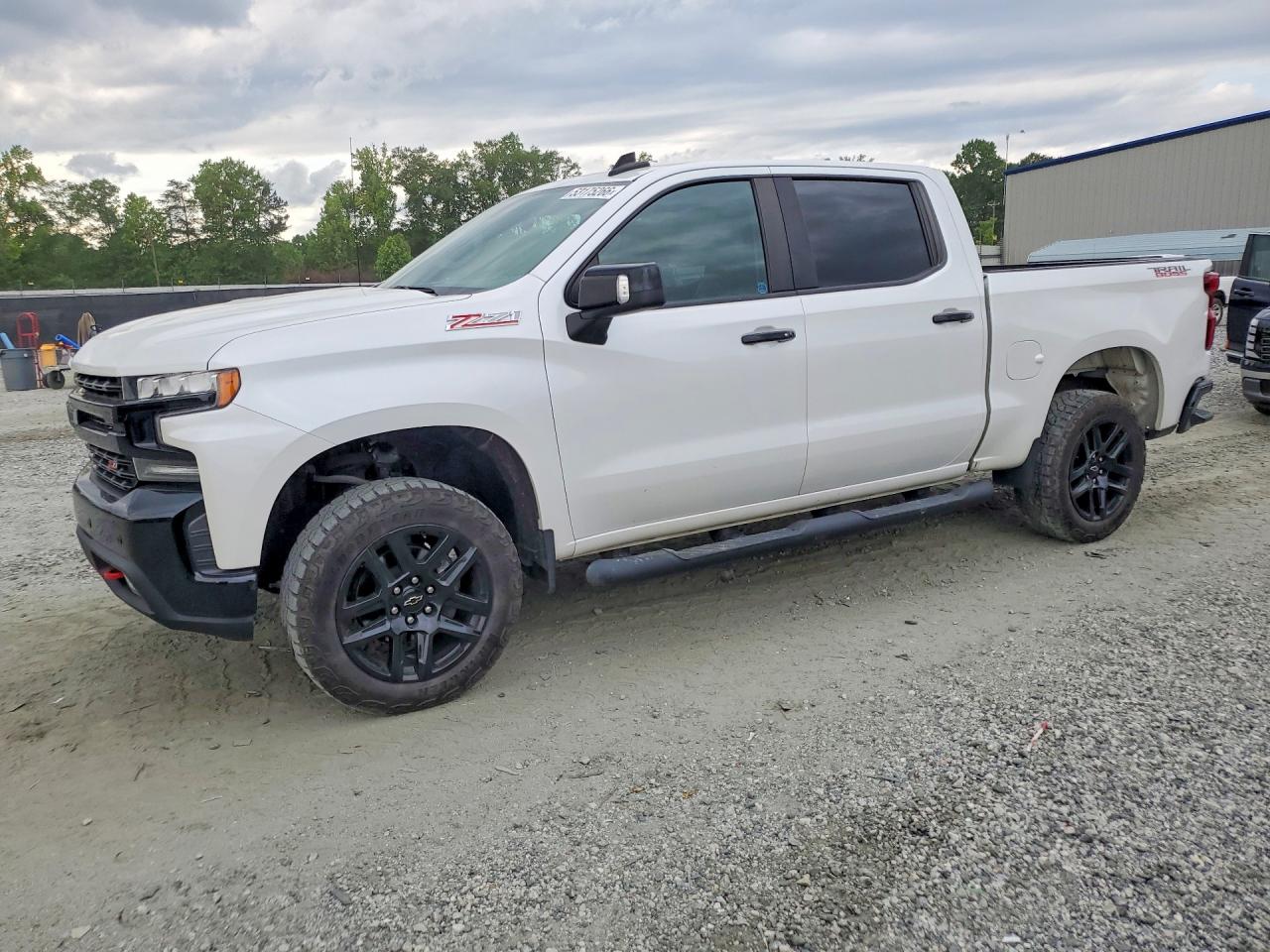 Salvage Chevrolet Silverado Image