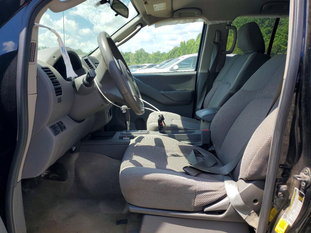 Nissan Frontier S