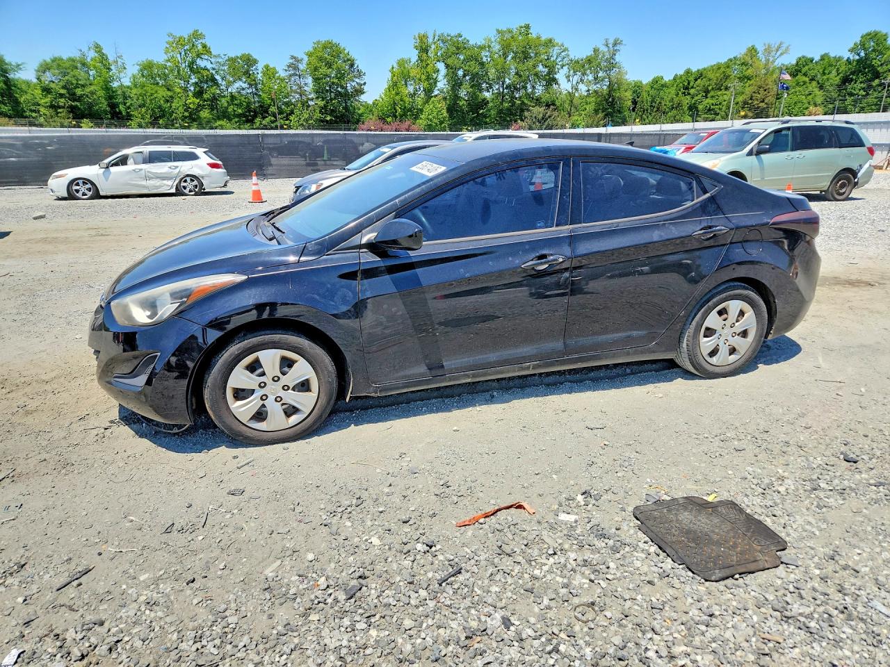 Salvage Hyundai ELANTRA Image