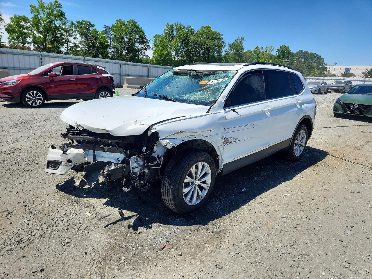 Salvage Volkswagen Tiguan Image