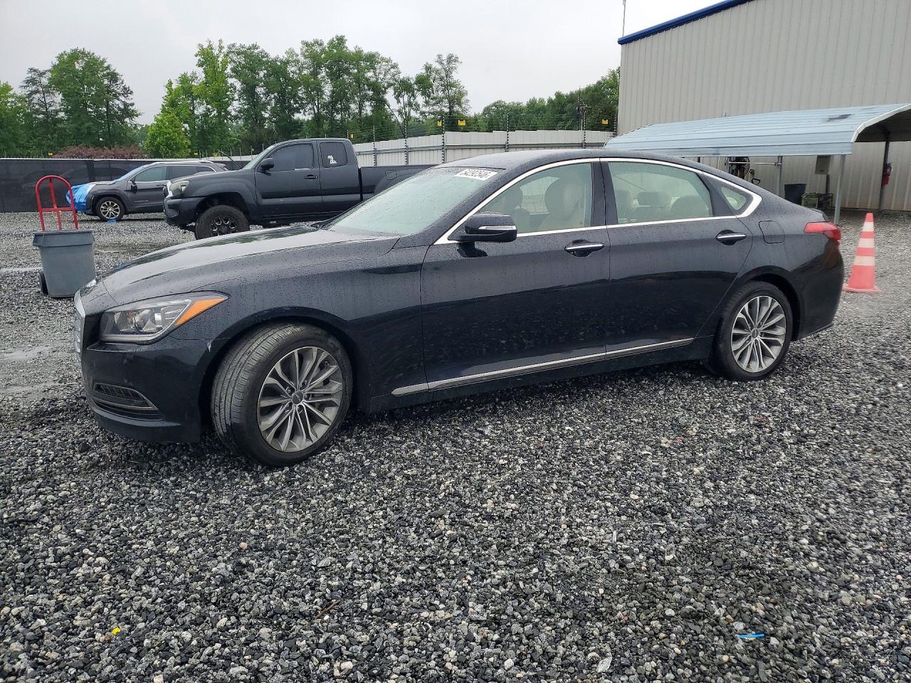 Salvage Hyundai Genesis Image