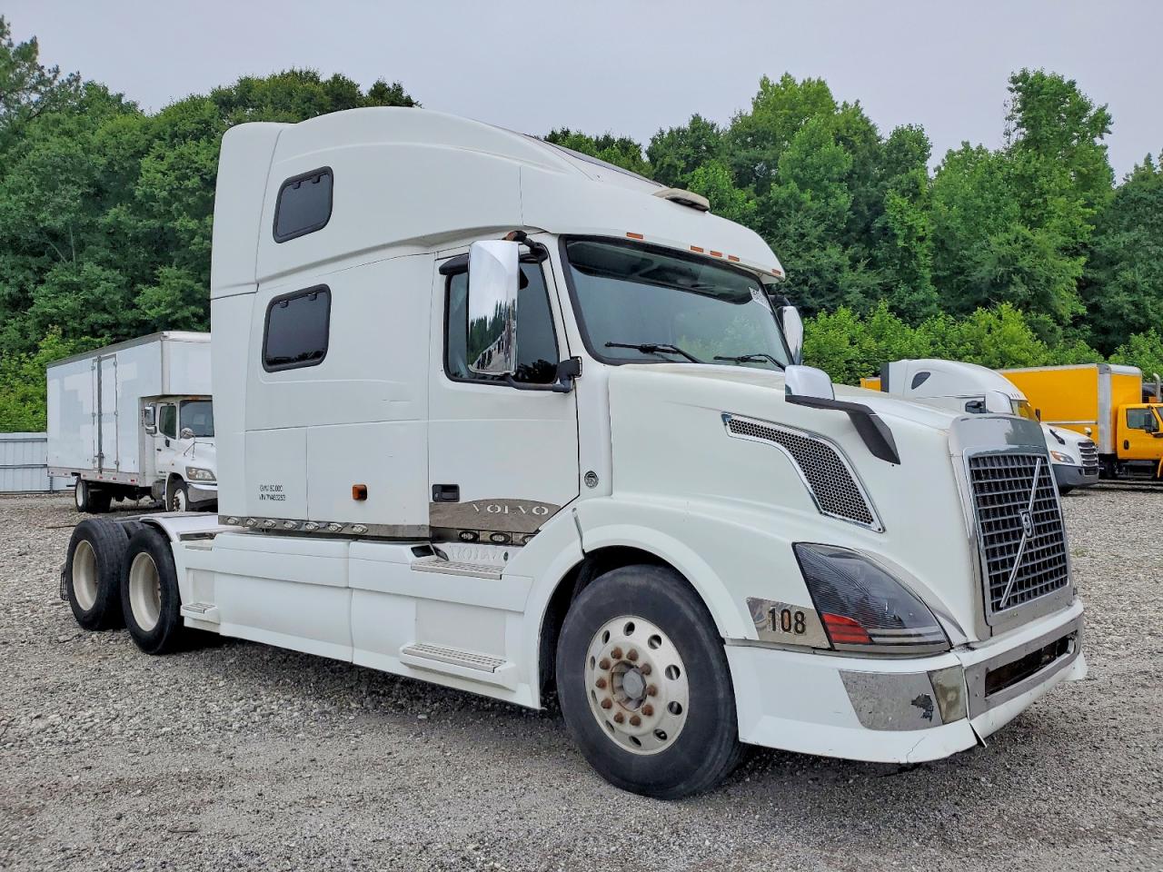 Salvage Volvo Vn Image