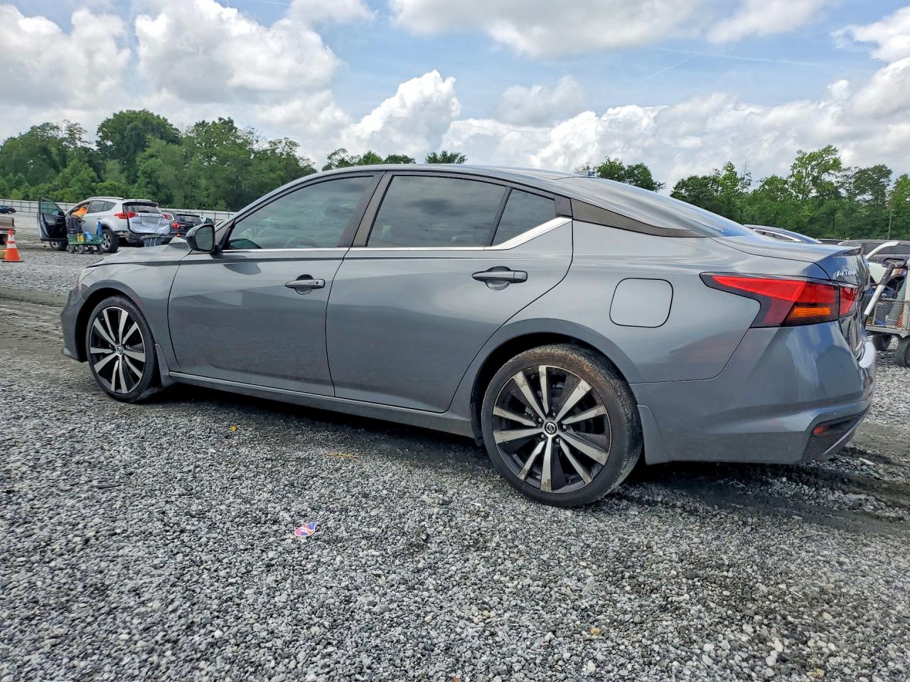 Nissan Altima Sr