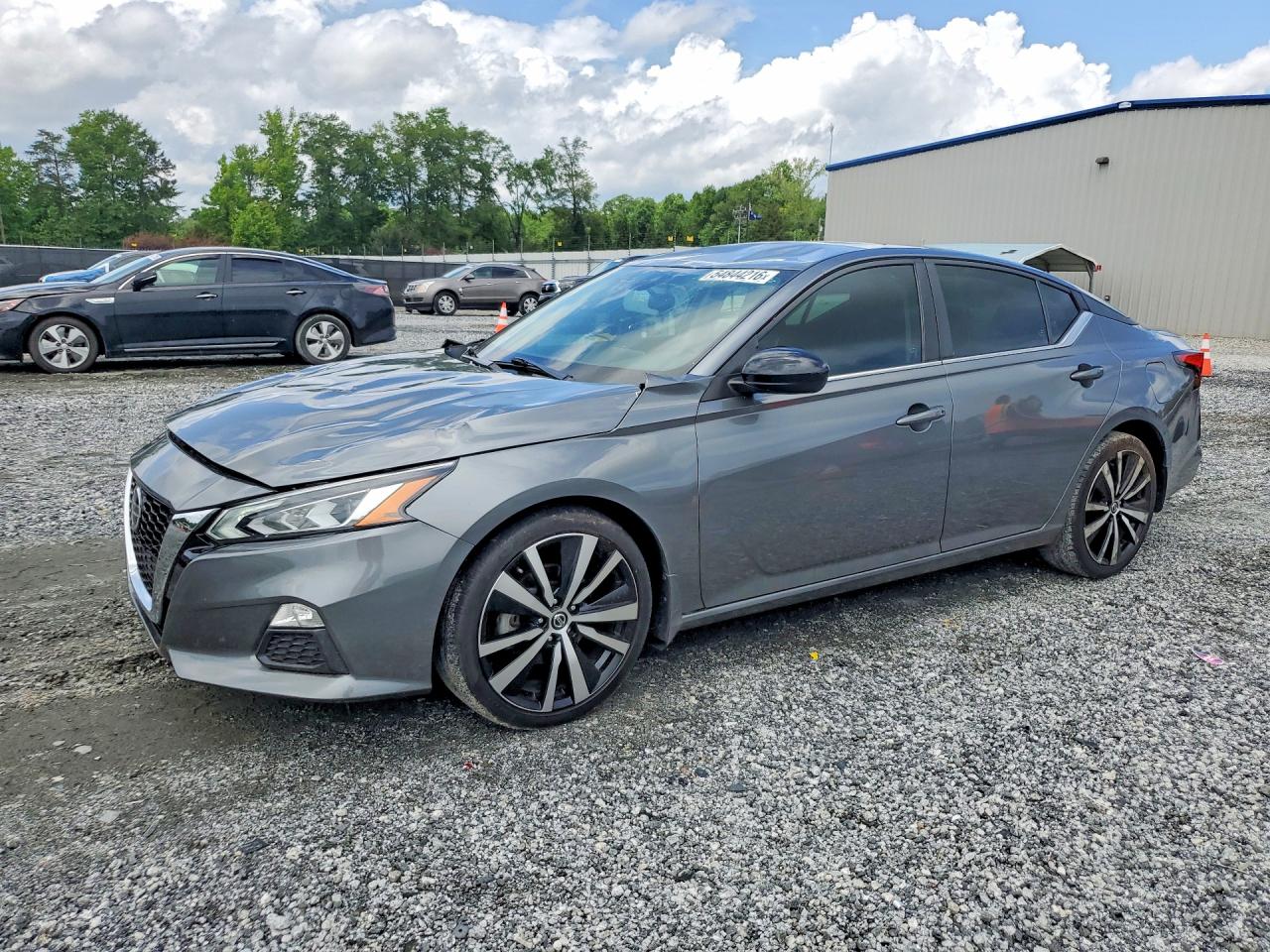 Salvage Nissan Altima Image