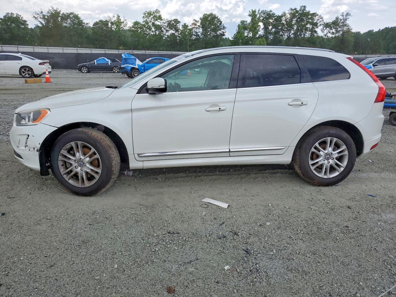 Salvage Volvo XC60 Image