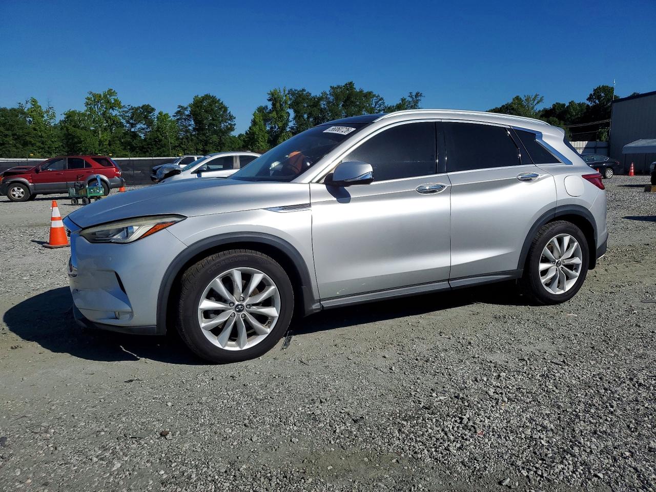 Salvage INFINITI Qx Image
