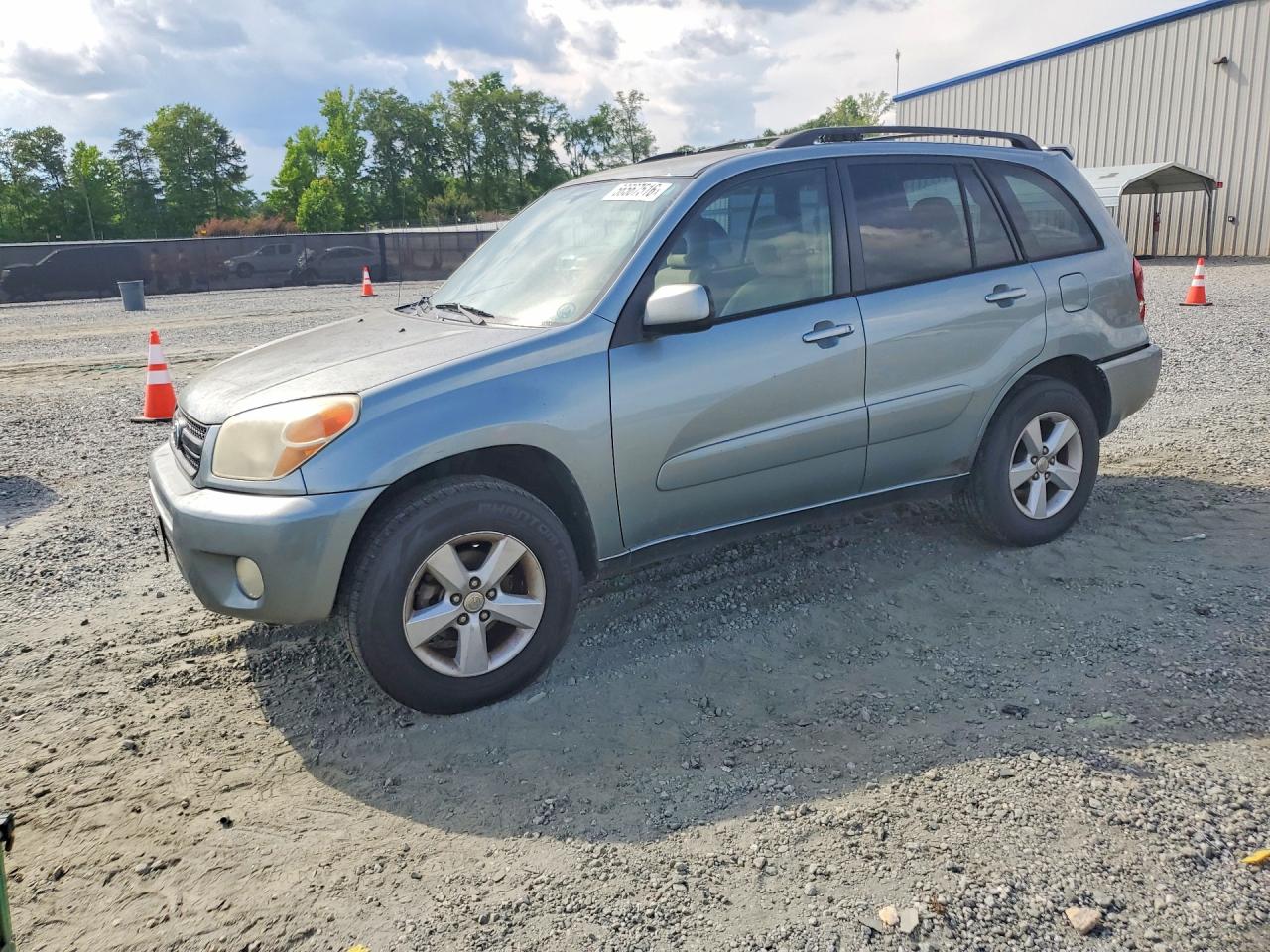 Salvage Toyota RAV4 Image