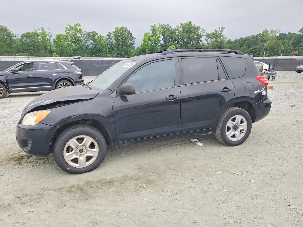 Salvage Toyota RAV4 Image
