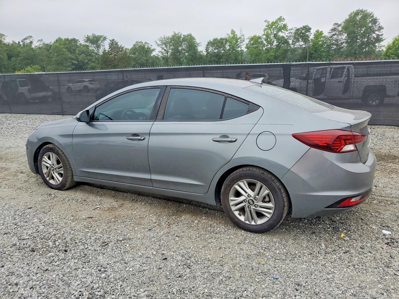 Hyundai ELANTRA Sel