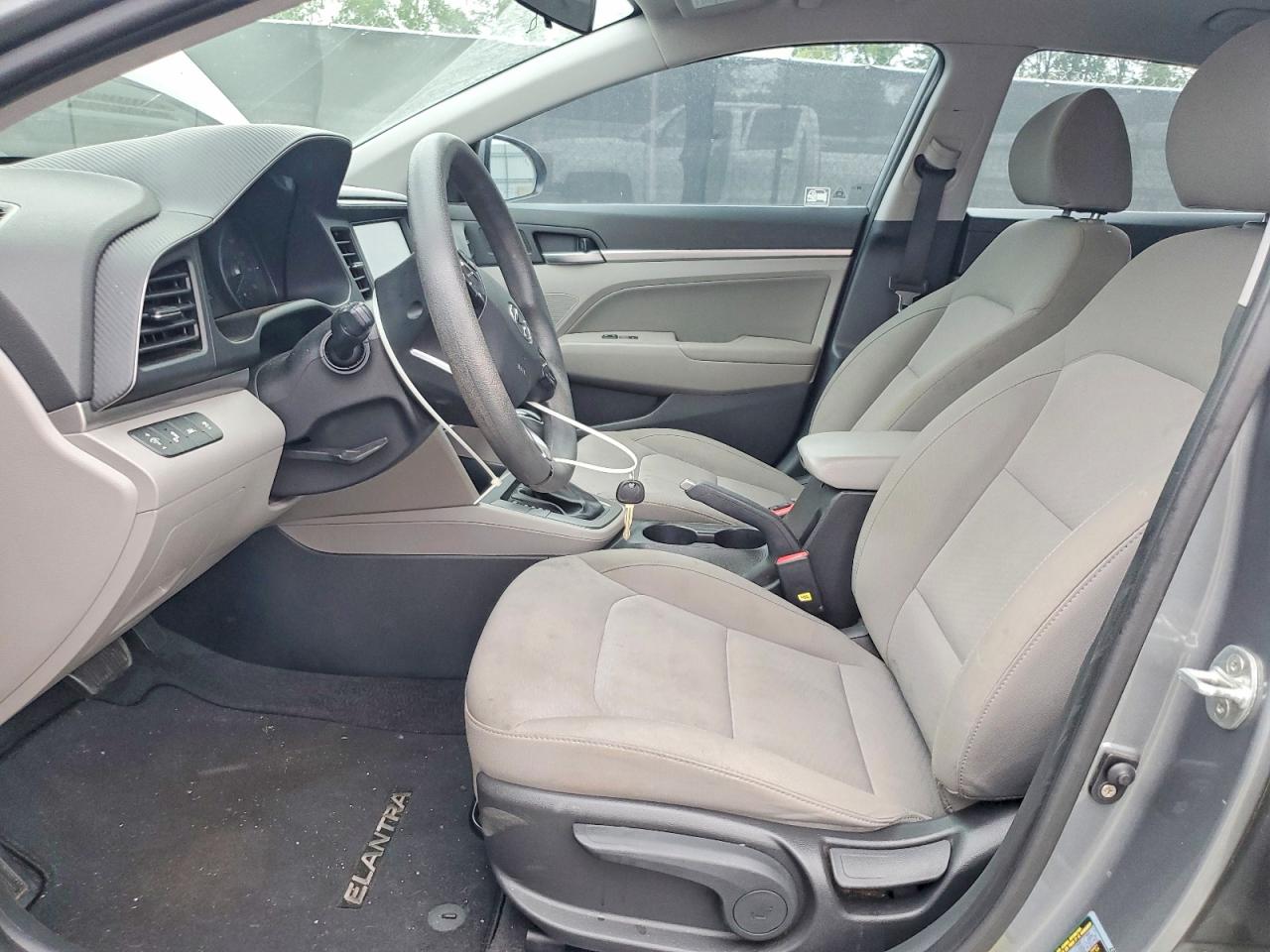 Hyundai ELANTRA Sel