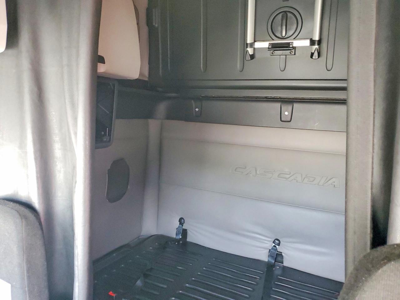 Freightliner Cascadia 126
