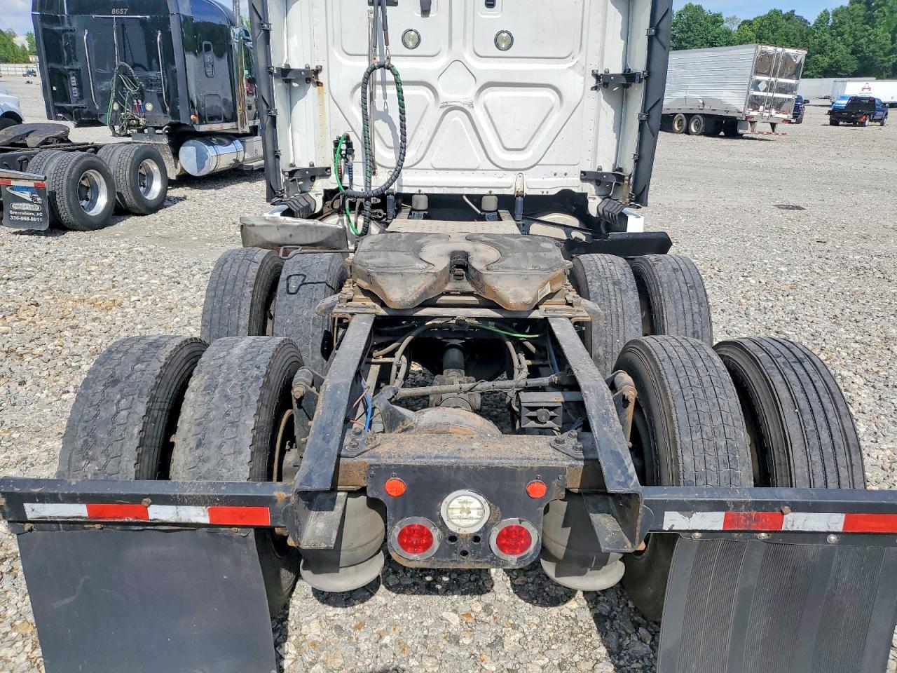 Freightliner Cascadia 126