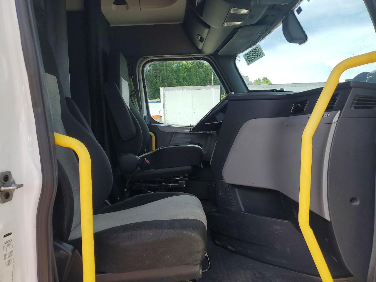 Freightliner Cascadia 126