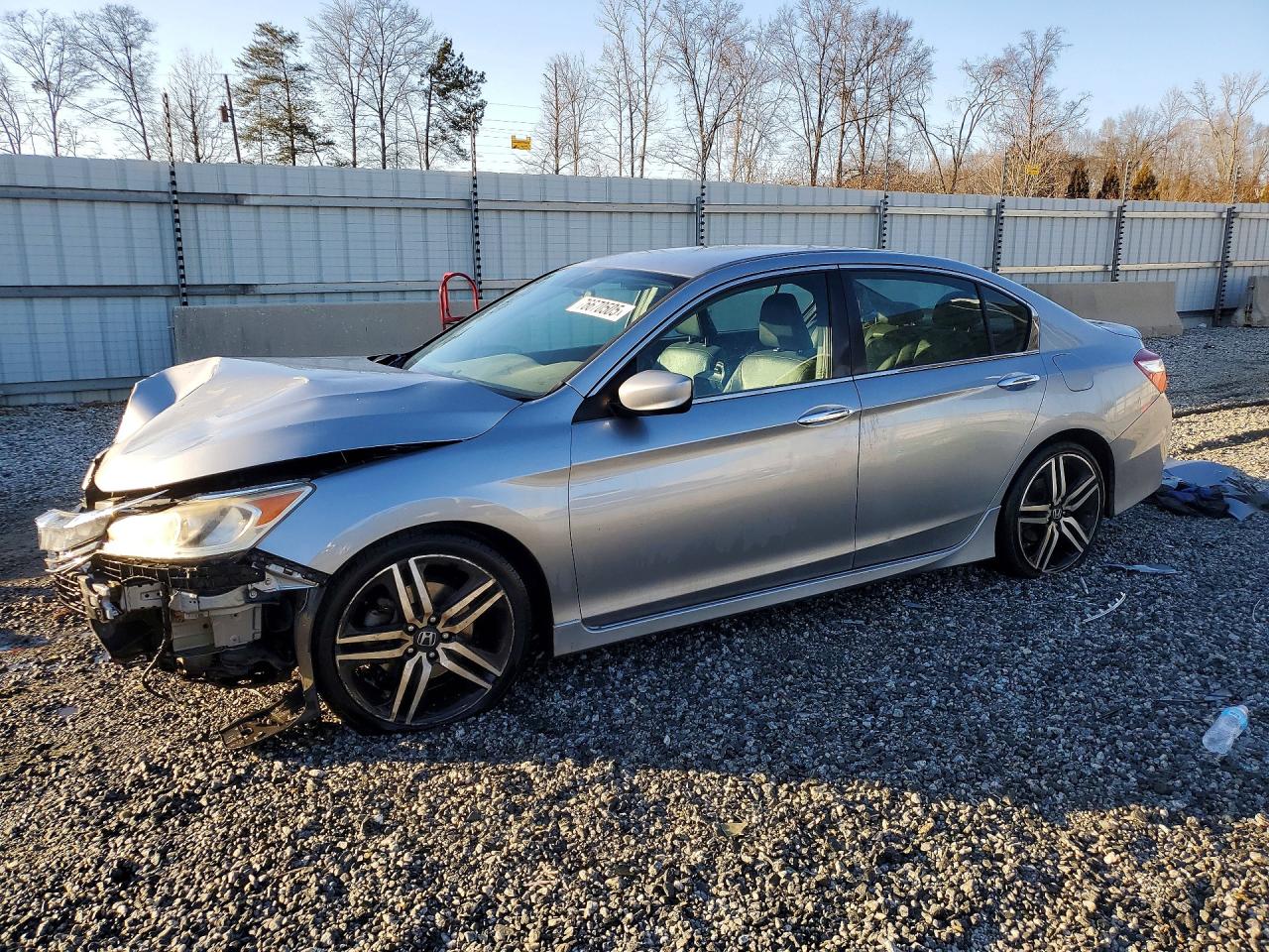 Salvage Honda Accord Image