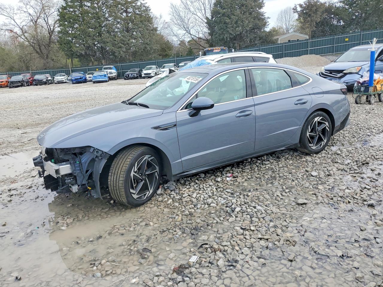 Salvage Hyundai SONATA Image